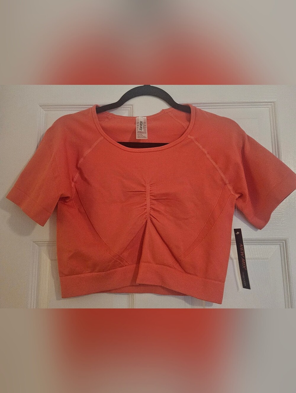 MWT New Mix Coral Cropped Crewneck Top - Women. Size L/XL.